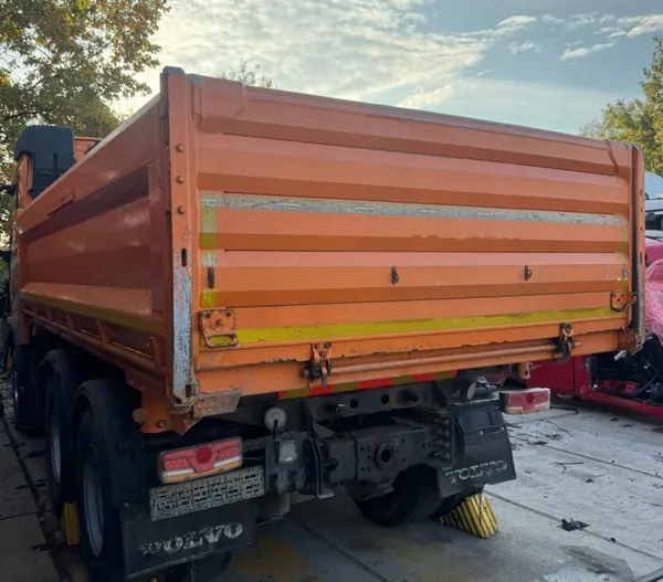 Benne SCHWARZMULLER pour camions Volvo, MAN, Iveco image 3