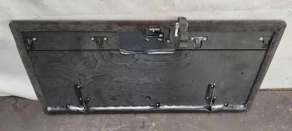 Mercedes W124 Farmari Tavaratilan pohja OEM 0 - Käytetty image 5