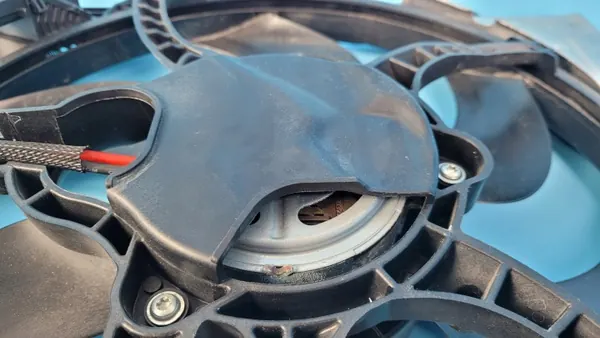 Opel Corsa F Ventilatorweerstand OEM 9838282180 image 8