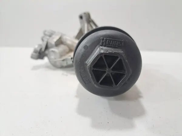BMW Ölfilterbasis OEM 7882997 - Gebraucht image 6