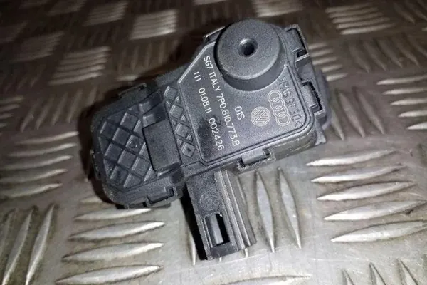 Bränsletanklock SKODA YETI 1.8L 7P0810773B image 5