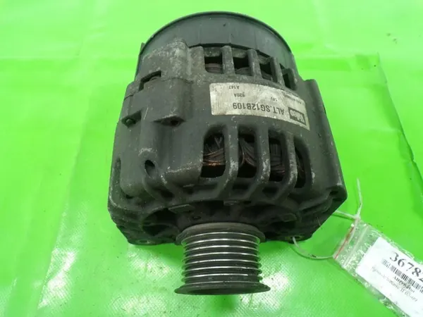 RENAULT SCENIC II 1.9 DCI Vaihtovirtageneraattori 8200538408 image 2