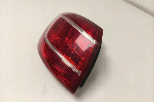 Lámpara trasera izquierda KIA SPORTAGE (SL) 2011 image 4