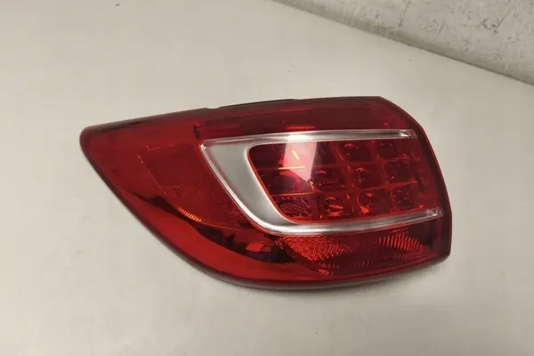Lámpara trasera izquierda KIA SPORTAGE (SL) 2011 image 7