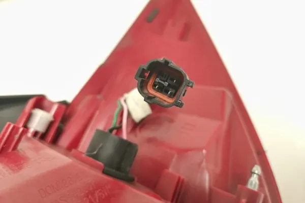 Lámpara trasera izquierda KIA SPORTAGE (SL) 2011 image 8