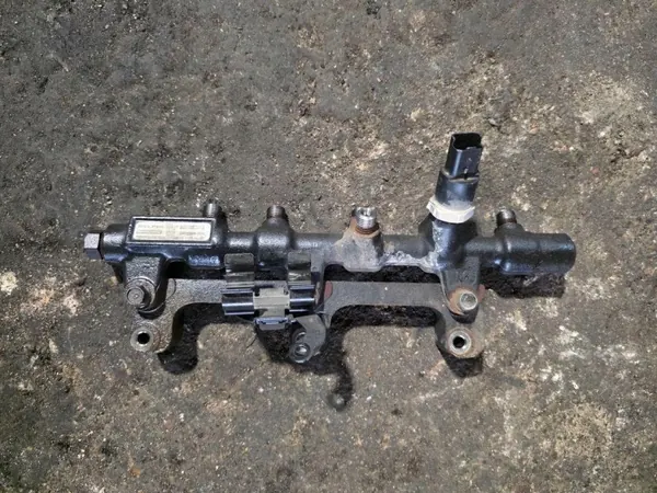 Sensor de riel de inyección Hyundai Terracan OEM 31500 4X500 image 2
