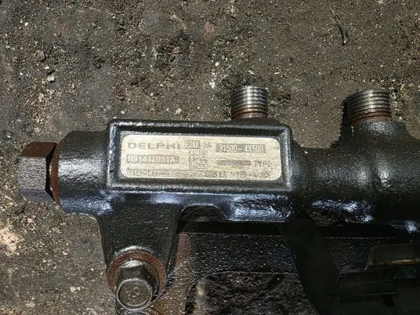 Sensor de riel de inyección Hyundai Terracan OEM 31500 4X500 image 3