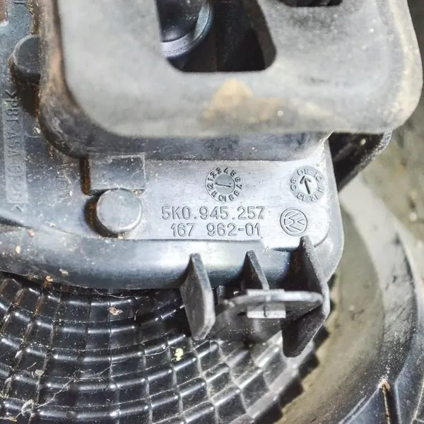 Luz trasera izquierda VW GOLF VI 5K0945257 image 3