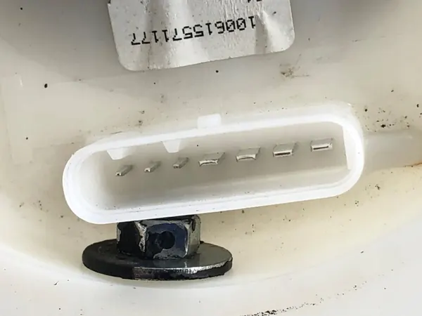 Brandstofpomp Mercedes W221 A2214701390 image 4