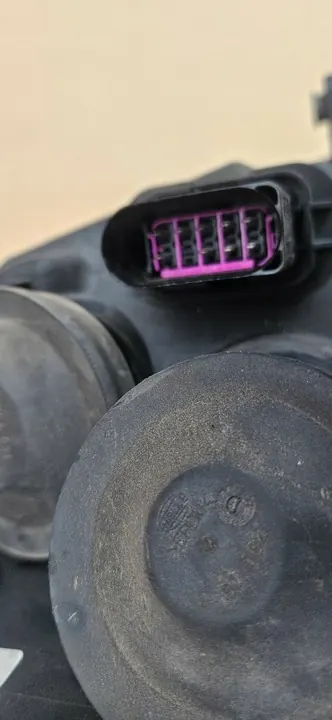 VW Caddy IV Vasemman H4 HELLA 2K1941015A image 10