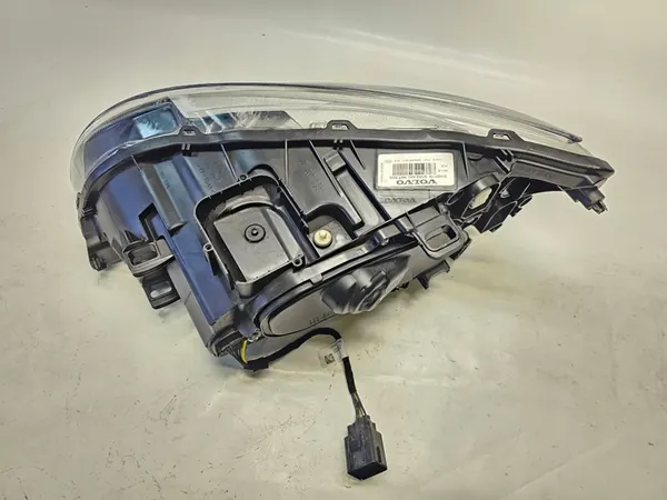 Oikea etuvalo Volvo V60 S60 I Lift 2013+ OEM image 6
