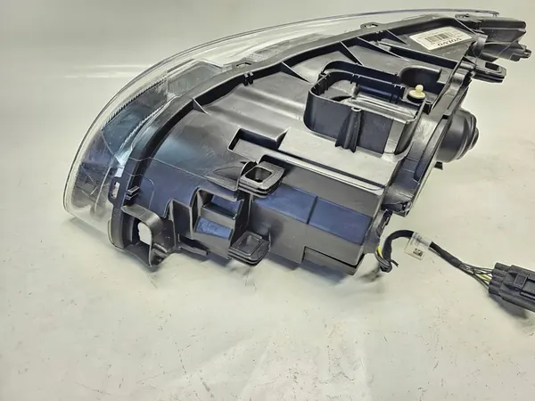 Oikea etuvalo Volvo V60 S60 I Lift 2013+ OEM image 8