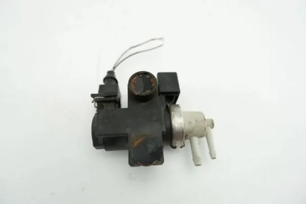 Válvula de vacío OEM 55354529 para Opel Vectra C 1.9 CDTI image 3