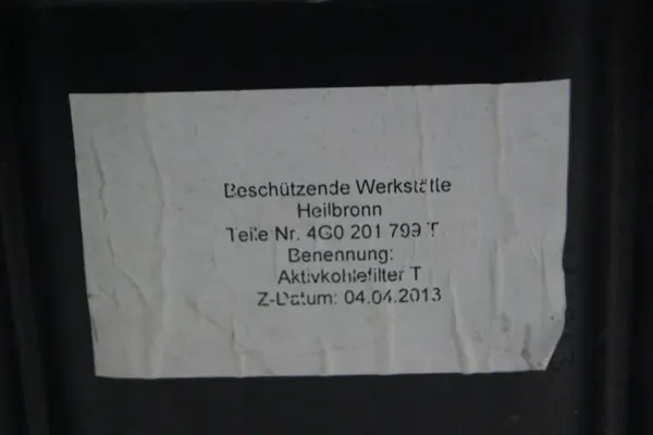 Filtre à charbon Audi RS6 4G OEM 4G0201799T image 4