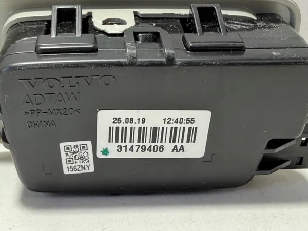 Luz de techo Volvo OEM 31479408 - Rubia Usada image 5