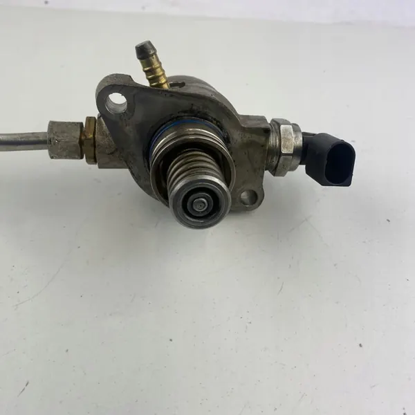 Kraftstoffinjektorpumpe Audi A3 TT VW Golf 1.8 2.0TFSI 06L127025N image 2
