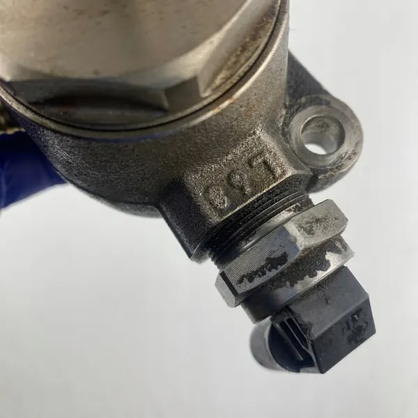 Kraftstoffinjektorpumpe Audi A3 TT VW Golf 1.8 2.0TFSI 06L127025N image 4