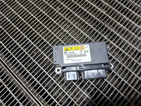 Calculateur airbag OEM 13589408 pour Opel Cascada image 2