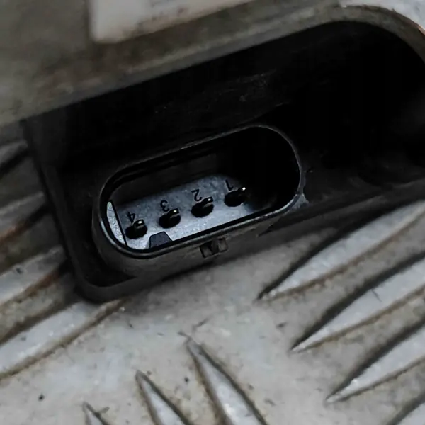 Ilmastointijäähdyttimen Venttiili VW Golf VII 4M0816703 image 5