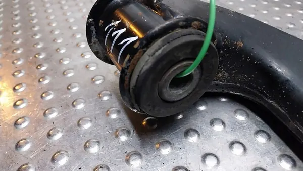 Främre Vänster Kontrollarm A6393300410 Mercedes Vito W639 image 3