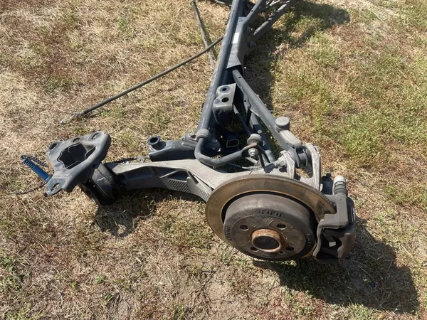 Viga de suspensão traseira completa Mini Cooper R56 image 2