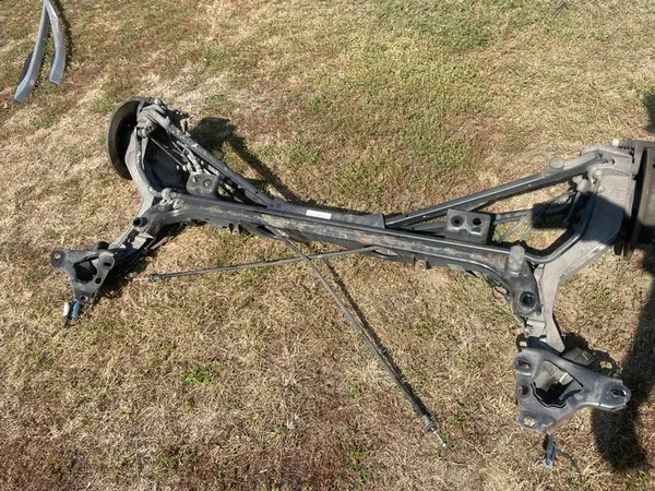 Viga de suspensão traseira completa Mini Cooper R56 image 3