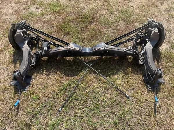 Viga de suspensão traseira completa Mini Cooper R56 image 6