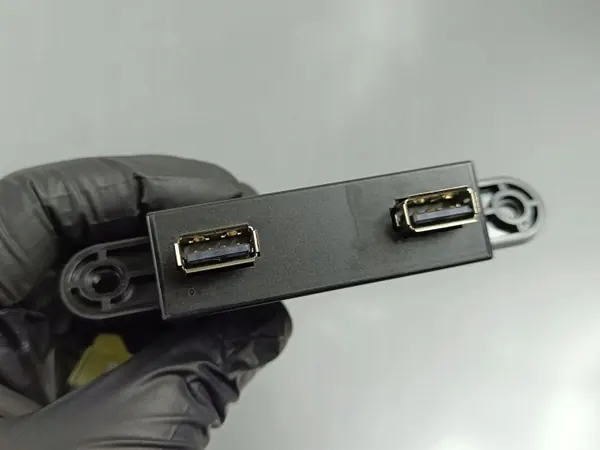 MG ZS USB-aansluiting OEM PWS5031 - Gebruikte Staat image 3