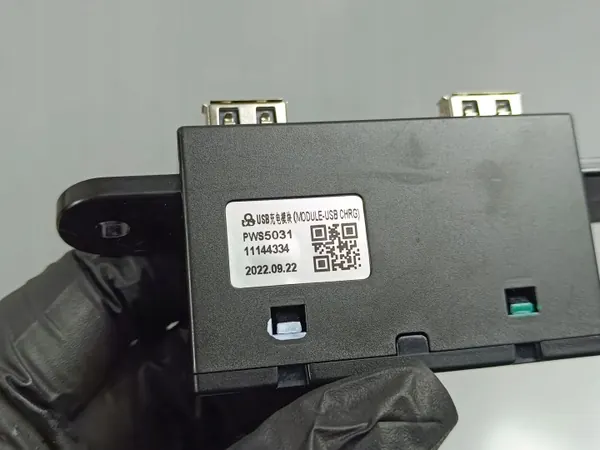 MG ZS USB-aansluiting OEM PWS5031 - Gebruikte Staat image 5
