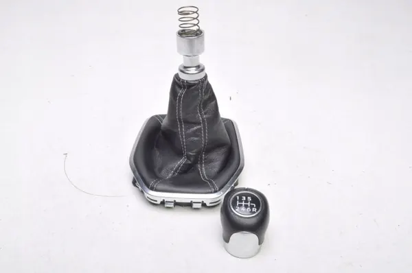 Ford Fiesta MK8 Pookhoes OEM 367144 image 2