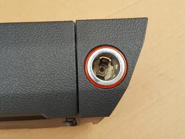 Cinzeiro OEM WYSUWANA e Tomada Isqueiro para VW Touran I image 3