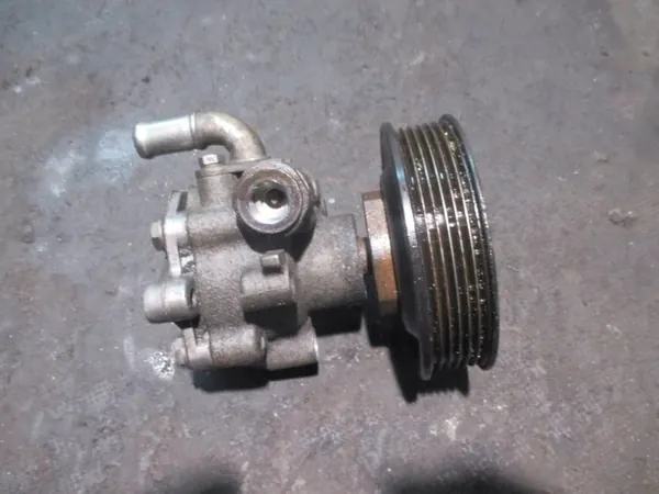 Ohjaustehostimen pumppu VW Golf IV 1.4B AIC7431 image 2