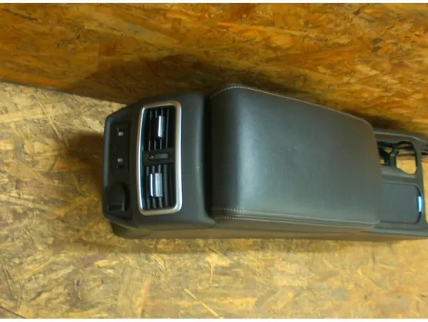 Túnel de apoio de braço em couro Renault Talisman image 2