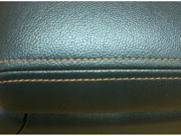 Túnel de apoio de braço em couro Renault Talisman image 3