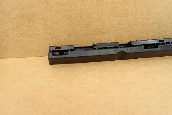 OEM 32216523 Volvo XC90 II Tröskellistfäste Vänster Fram image 3