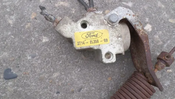 Corrector Fuerza Freno OEM 2T14-2L358-BB Ford Transit image 3