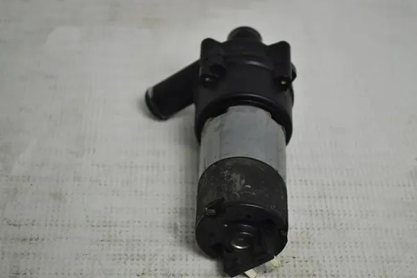 Vattenpump OEM 0018351364 0392020028 Mercedes image 4