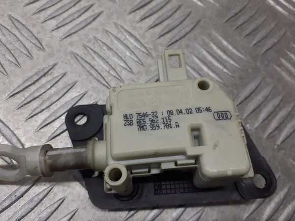 Bagagelucka Aktuator Audi A2 1.4 image 4