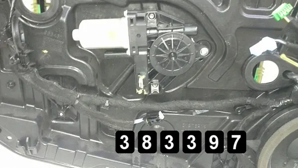 Régulateur de vitre Volvo OEM AM-383397 - Occasion image 3