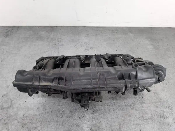 AUDI A4 A5 SKODA OCTAVIA II 1.8 TSI Ansaugkrümmer 06J198211D image 2