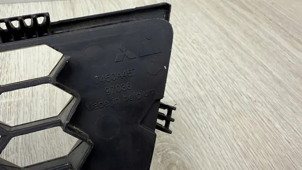 Mitsubishi Colt 08-12 Front Grill Upper 7450A457 image 3