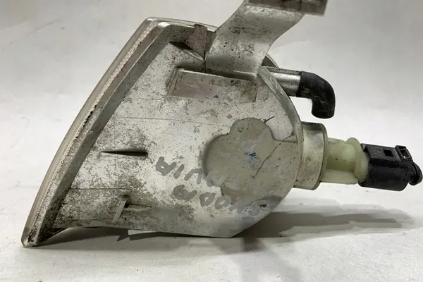 Sinalizador dianteiro direito SKODA OCTAVIA I 1U0953156A image 3