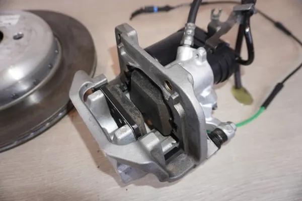 OEM 6882245 bromsskivor & belägg set för BMW image 3
