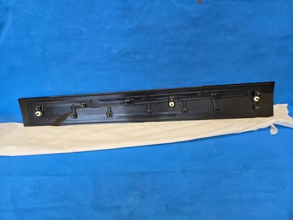 OEM QUA11695 Framdörr höger skyddlist BMW iX i20 image 6