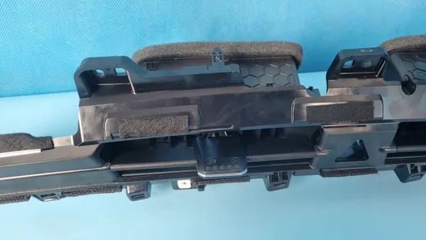 KIA SPORTAGE V Gitterrahmen OEM 84792-R2000 image 6