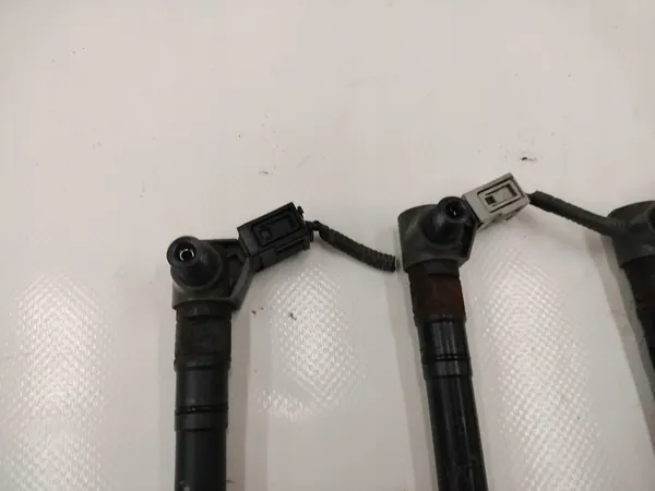 Toyota Hilux 2.4 D4D Injektor 23670-0E020 image 3