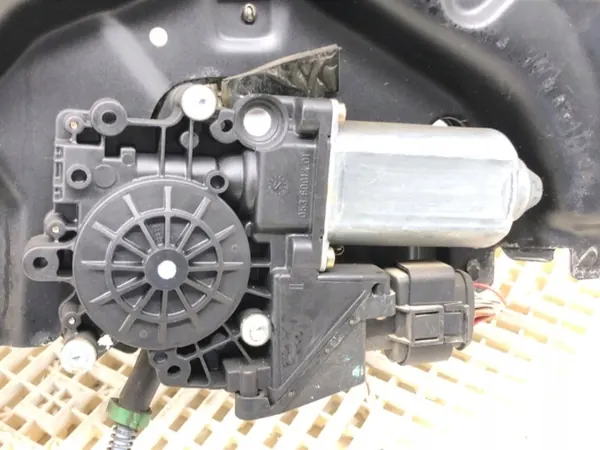OEM LORK-995-5318 Vänster Framrutsregulator Audi A6 C4 image 3