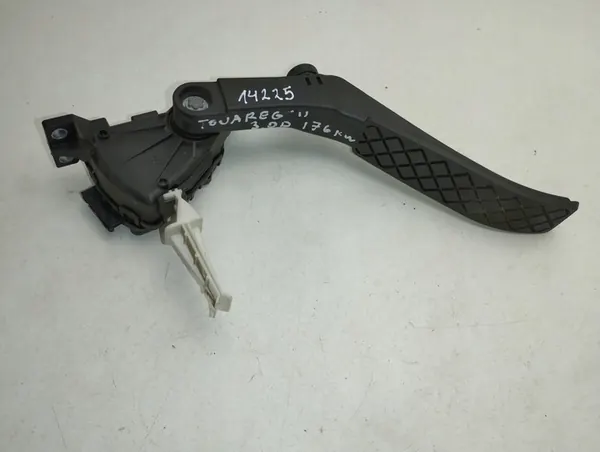 Gaspedaal Volkswagen Touareg II 2011 6PV 008 026-24 image 4