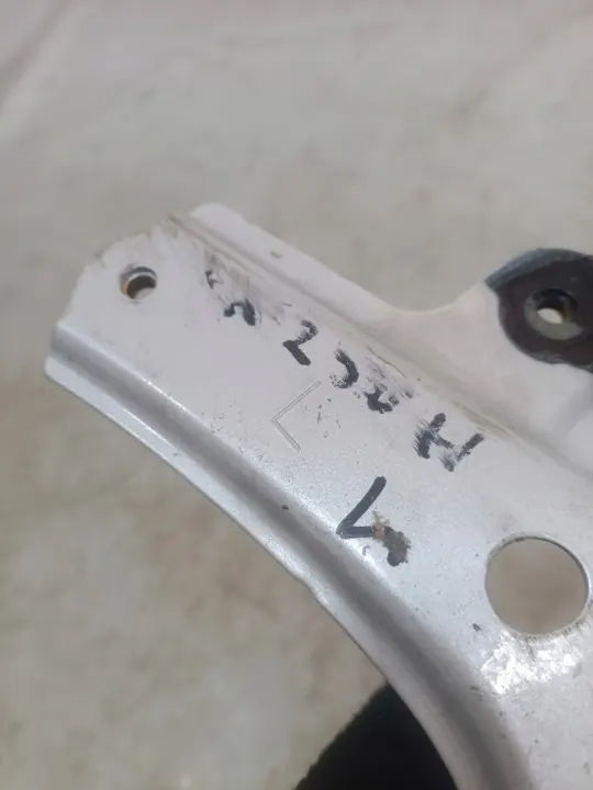 Support d'aile avant gauche Lexus UX 350H OEM image 7