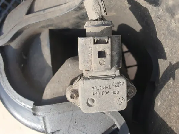 Colector de admisión OEM 036133319 para VW Golf 4 1.4 16V image 4